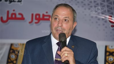 محافظ بورسعيد يحيل مديري مدرستين و10 معلمين للتحقيق