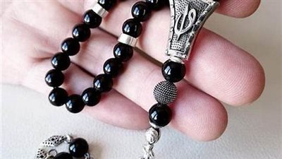 تفسير رؤية السبحة في المنام وعلاقتها بالرزق والازدهار في الحياة