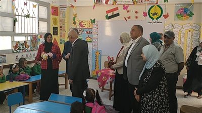 محافظ شمال سيناء يتابع انتظام العملية التعليمية بمدارس بئر العبد