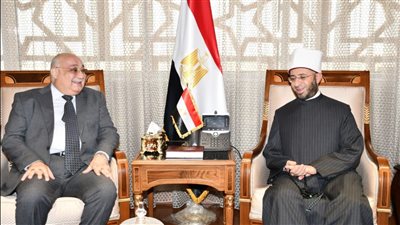 وزير الأوقاف ورئيس الإذاعة يتفقان على إطلاق العديد من البرامج المتخصصة في اللغة العربية