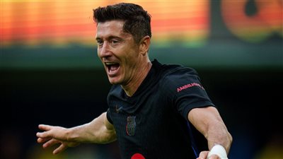 الدوري الإسباني، برشلونة يتقدم على فياريال 2-1 في الشوط الأول 