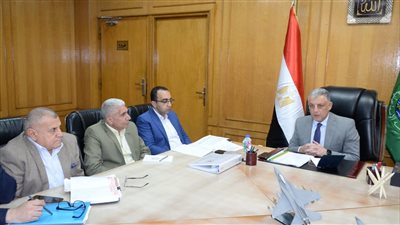 محافظ الإسماعيلية يوجه بمضاعفة نسب الإنجاز في ملف التقنين 