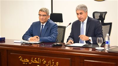 وزير السياحة يبحث خطط الترويج للمقاصد مع 30 سفيرًا يمثلون مصر بدول العالم