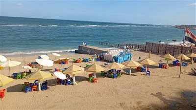 شواطئ الإسكندرية خالية من الزوار تزامنا مع انطلاق العام الدراسي الجديد (صور)