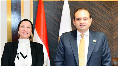 وزيرة البيئة: استمرار قنوات التواصل مع أعضاء مجلسي النواب والشيوخ 