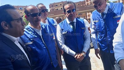 وزيرا الصحة والإسكان في أسوان لكشف أسباب الإصابات بالنزلات المعوية 