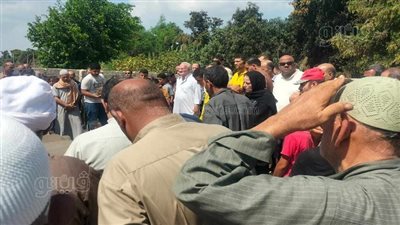 تشييع جثمان فتاة أشعل خطيبها النار بها في المنيا