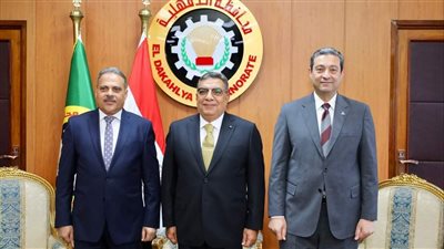 محافظ دمياط: مبادرة المشروعات الخضراء تعكس جهود الدولة للتعامل مع البعد البيئى (صور)