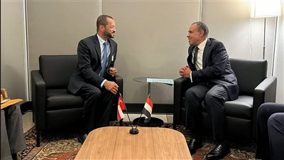 وزير الخارجية يستعرض مع نظيره العماني المزايا والحوافز الاستثمارية في مصر