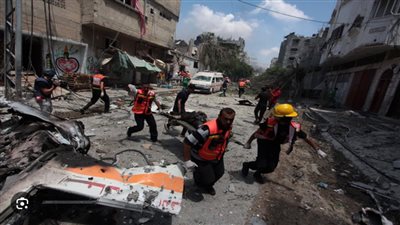 شهيدان ومصابون في قصف للاحتلال استهدف مركبة بدير البلح (فيديو)