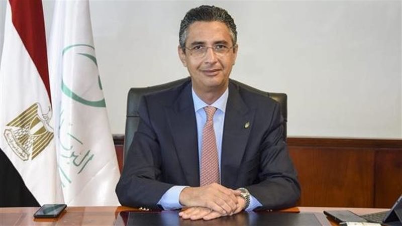 الدكتور شريف فاروق