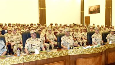 وزير الدفاع يشهد مشروع مراكز القيادة الإستراتيجى التعبوى 