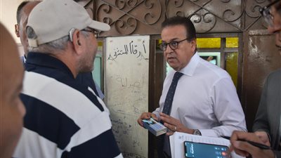 تفاصيل جولة وزير الصحة المفاجئة بعدد من المنشآت الطبية بالقاهرة.. إحالة المتغيبين عن العمل بمركز أسرة الفجالة للتحقيق.. إقالة مديرة مركز النزهة.. وخطة تطوير لمستشفى الحوض المرصود 