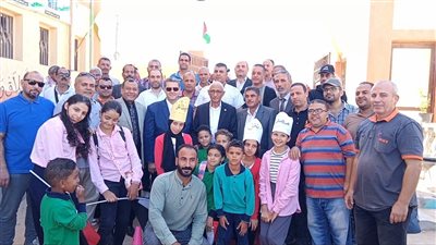 محافظ شمال سيناء يتفقد الدراسة بفصول مدرسة نخل الابتدائية (صور)