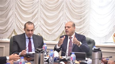 وزير العمل يستقبل وزير الشئون النيابية والقانونية والتواصل السياسي