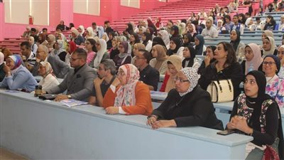  آداب عين شمس تنظم لقاءً تعريفيا للطلاب الجدد