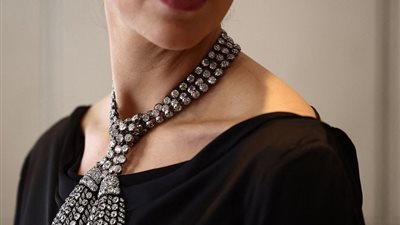 يعود تاريخه إلى القرن الثامن عشر، مزاد على قلادة تحتوي على 500 ماسة