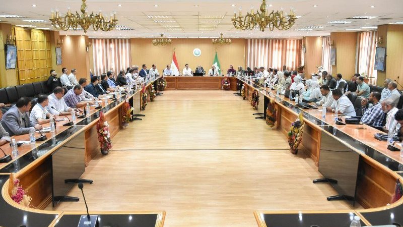 إجتماع محافظ الشرقية