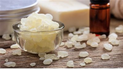 فوائد المستكة، تعزز صحة الكبد وتقلل التهابات المعدة 