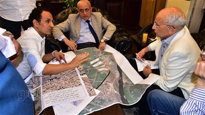 الأقصر تناقش آليات إنشاء كوبري مزلقان القراريش 