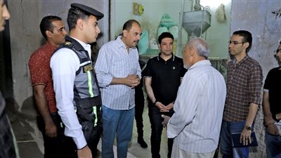 جولة ميدانية مفاجئة لمحافظ سوهاج بقرية الكوامل بحري 