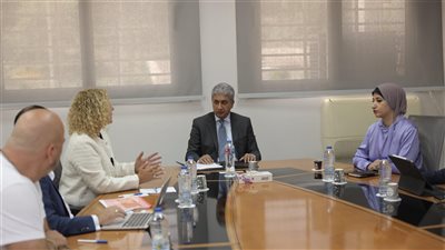 وزير السياحة والآثار يلتقي مسئولي مجموعة ETI لبحث زيادة الحركة الوافدة إلى مصر