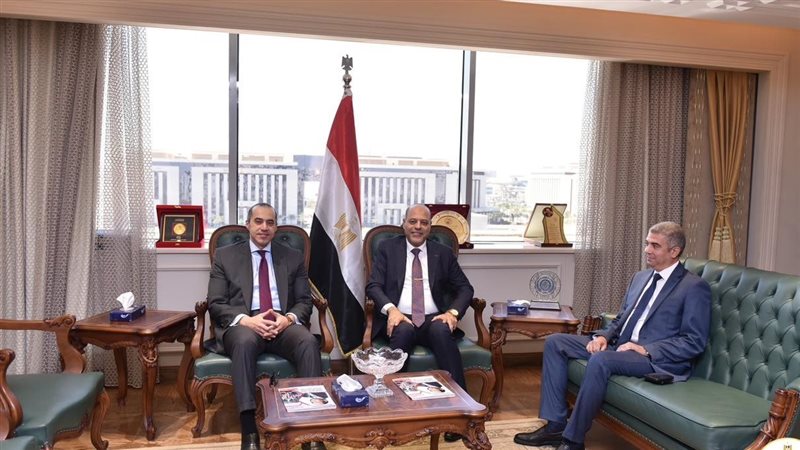 لقاء وزيري العمل