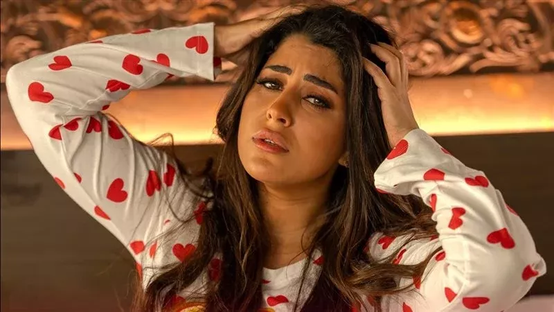آيتن عامر، فيتو
