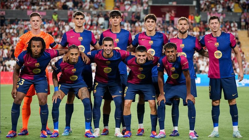 برشلونة الاسباني،
