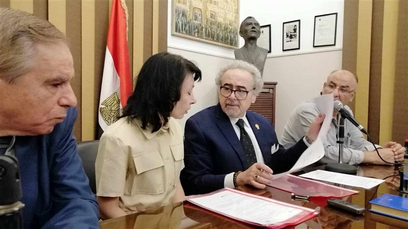 الدكتور علاء عبد