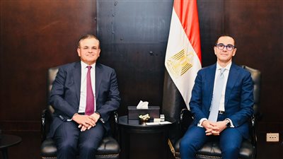 وزير الاستثمار يلتقي وفد 