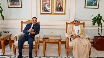 أبرزها المحتوى الإلكتروني، الحراصي وكرم جبر يبحثان في عمان 6 قضايا إعلامية