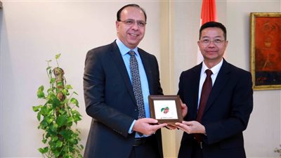 رئيس هيئة المعارض يستقبل وفدا صينيا لبحث سبل زيادة التعاون المشترك 