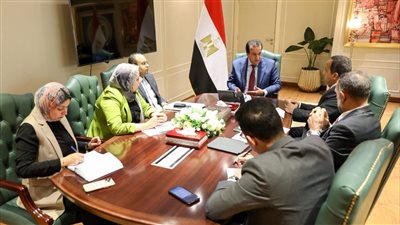 وزير الصحة يبحث توطين صناعة الأدوية في مصر
