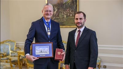 رئيس الجمهورية البولندي يمنح سفير مصر السابق وسام الاستحقاق برتبة قائد