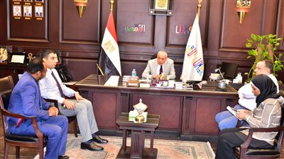 محافظ الأقصر يوجه بتكثيف حملات تحليل المخدرات بين الموظفين والسائقين