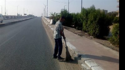 تكثيف أعمال النظافة بالطرق لمهرجان الشرقية للخيول 