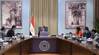 مدبولي يستعرض مع وزير الإسكان خطة تطوير الساحل الشمالي الغربي