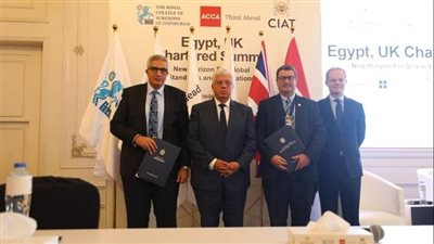 رئيس جامعة المنصورة يشارك بمراسم توقيع عقود فتح مكاتب لهيئات التصنيف والتسجيل البريطانية 