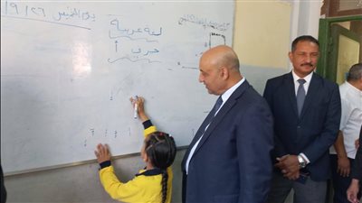 نائب وزير التعليم يتفقد مدارس الجيزة لمتابعة سير العملية التعليمية (صور)
