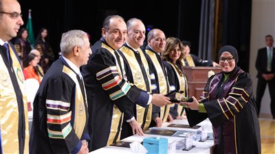 وزير قطاع الأعمال يشهد حفل تخرج دفعة جديدة من طلاب الأكاديمية العربية