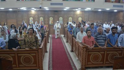 الأنبا مكاريوس يترأس حفل تخريج دفعة جديدة من الكلية الإكليريكية