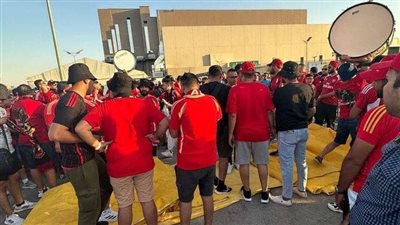 الأمن يمنع جماهير الأهلي من دخول إستاد المملكة أرينا من بوابات الزمالك (فيديو) 