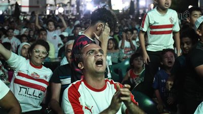 فرحة جنونية للزملكاوية بعد هدف التعادل بمرمى الأهلي (فيديو)