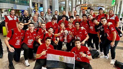 وصول بعثة منتخب اليد للناشئين بعد التتويج ببطولة إفريقيا بتونس