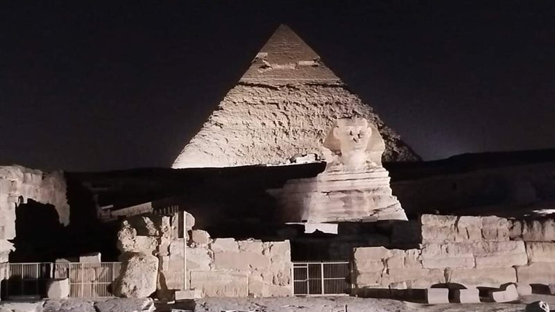 إضاءة أهرامات الجيزة،