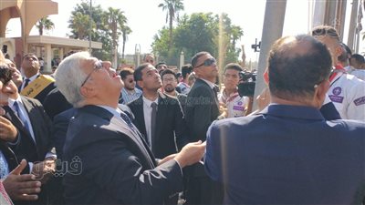 وزير التعليم العالي يشهد تحية العلم فى أول أيام العام الجديد (فيديو)