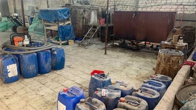 ضبط مصنع غير مرخص لإنتاج المنظفات المغشوشة بالقليوبية 