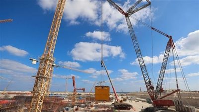 بدء تركيب وعاء الاحتواء الداخلي لمفاعل الوحدة النووية الثانية بالضبعة (صور)