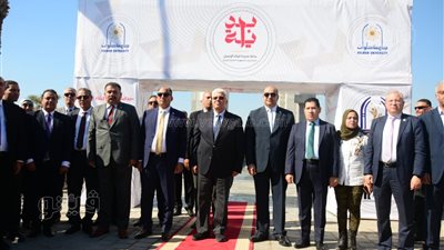 وزير التعليم العالي يطمئن على انتظام الدراسة بجامعة حلوان (فيديو وصور)